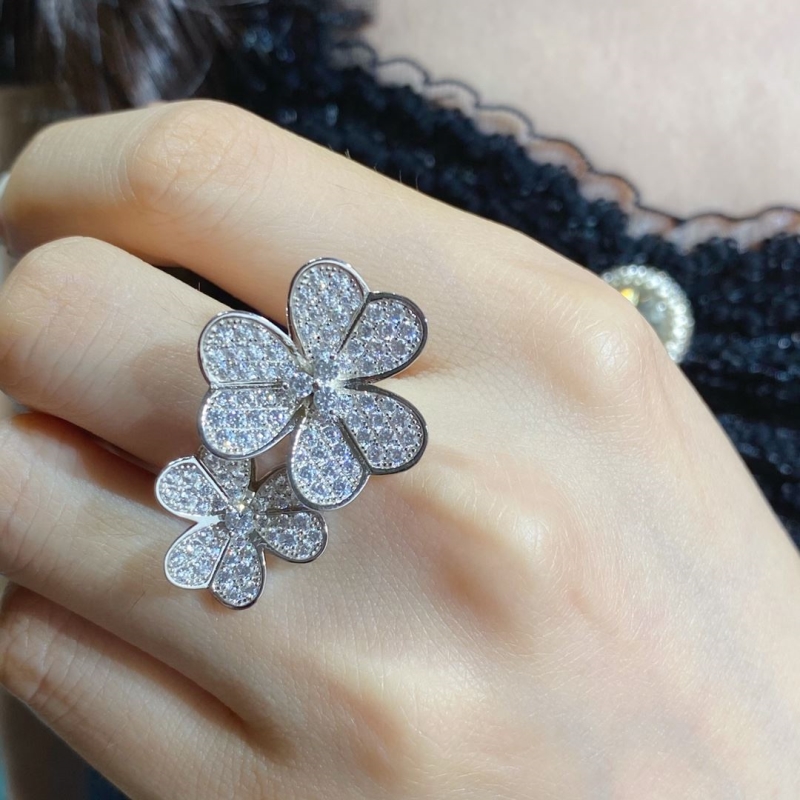 Ch*el rings